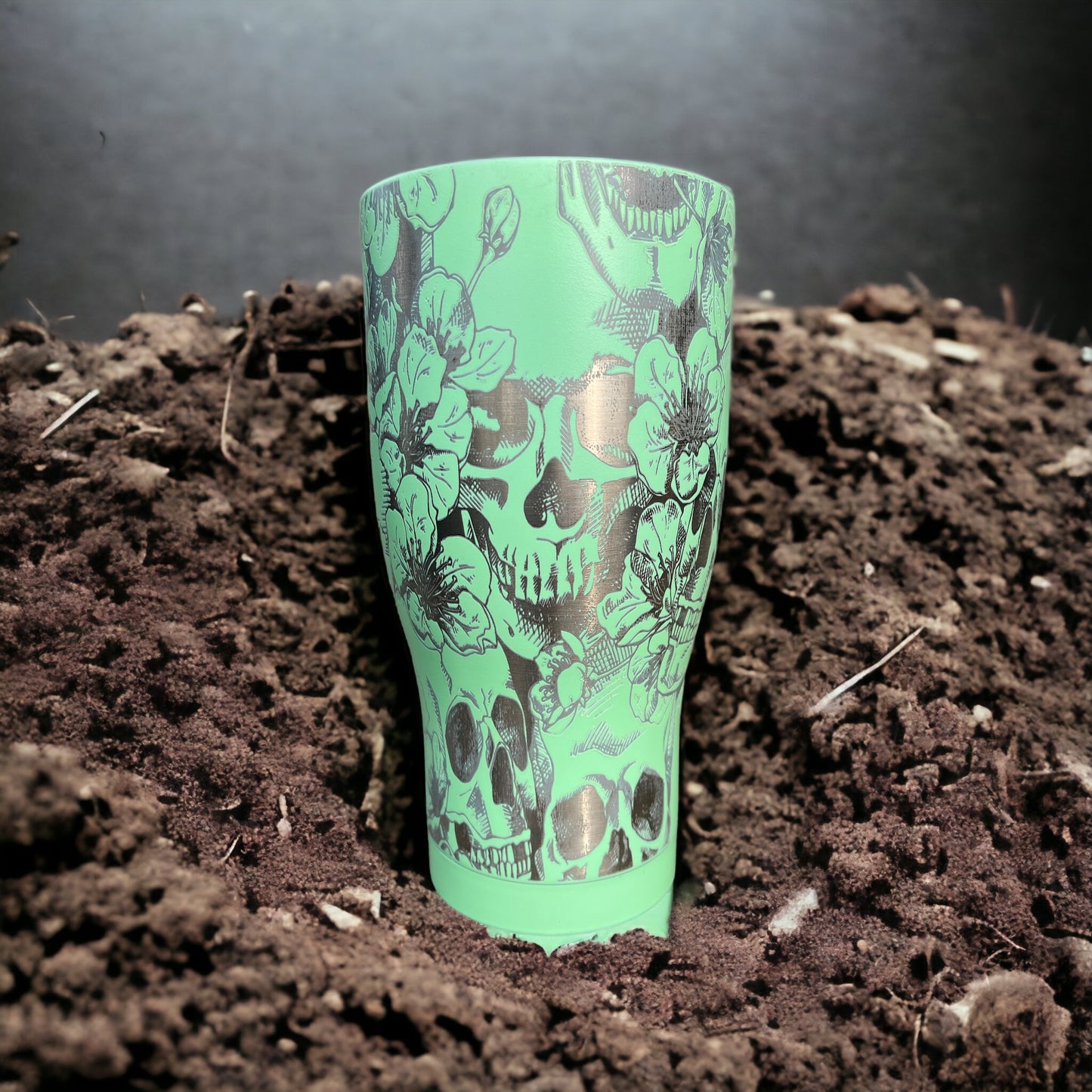 Glowing 30 oz Engraved Skull Cup