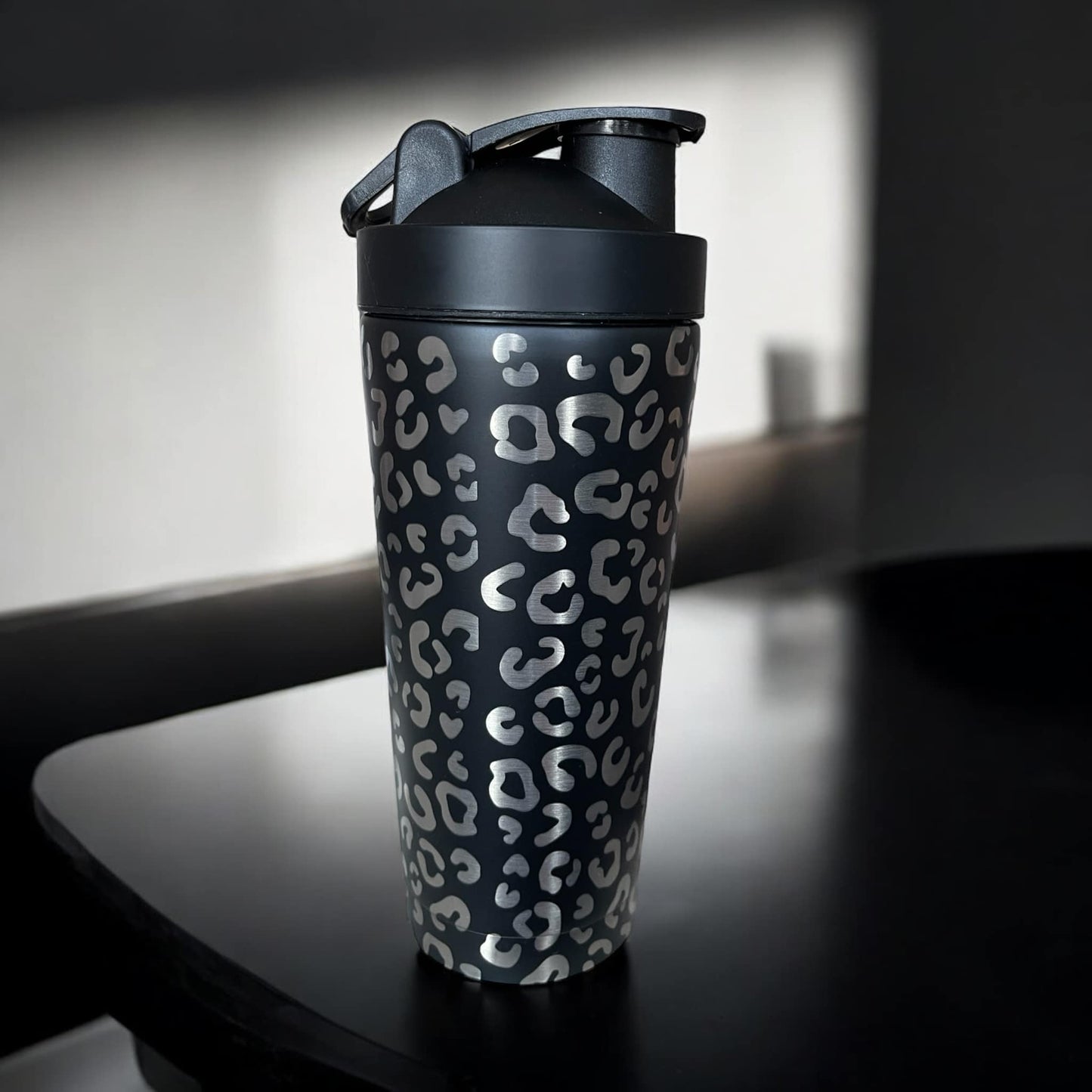 24 oz Metal Shaker Tumbler